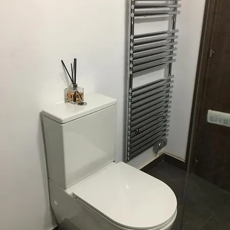 Pearl View פאפוס